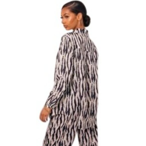 2/$30 NWT PrettyLittleThing Size 10 Black & White Zebra Print Oversized Shirt - Picture 7 of 16